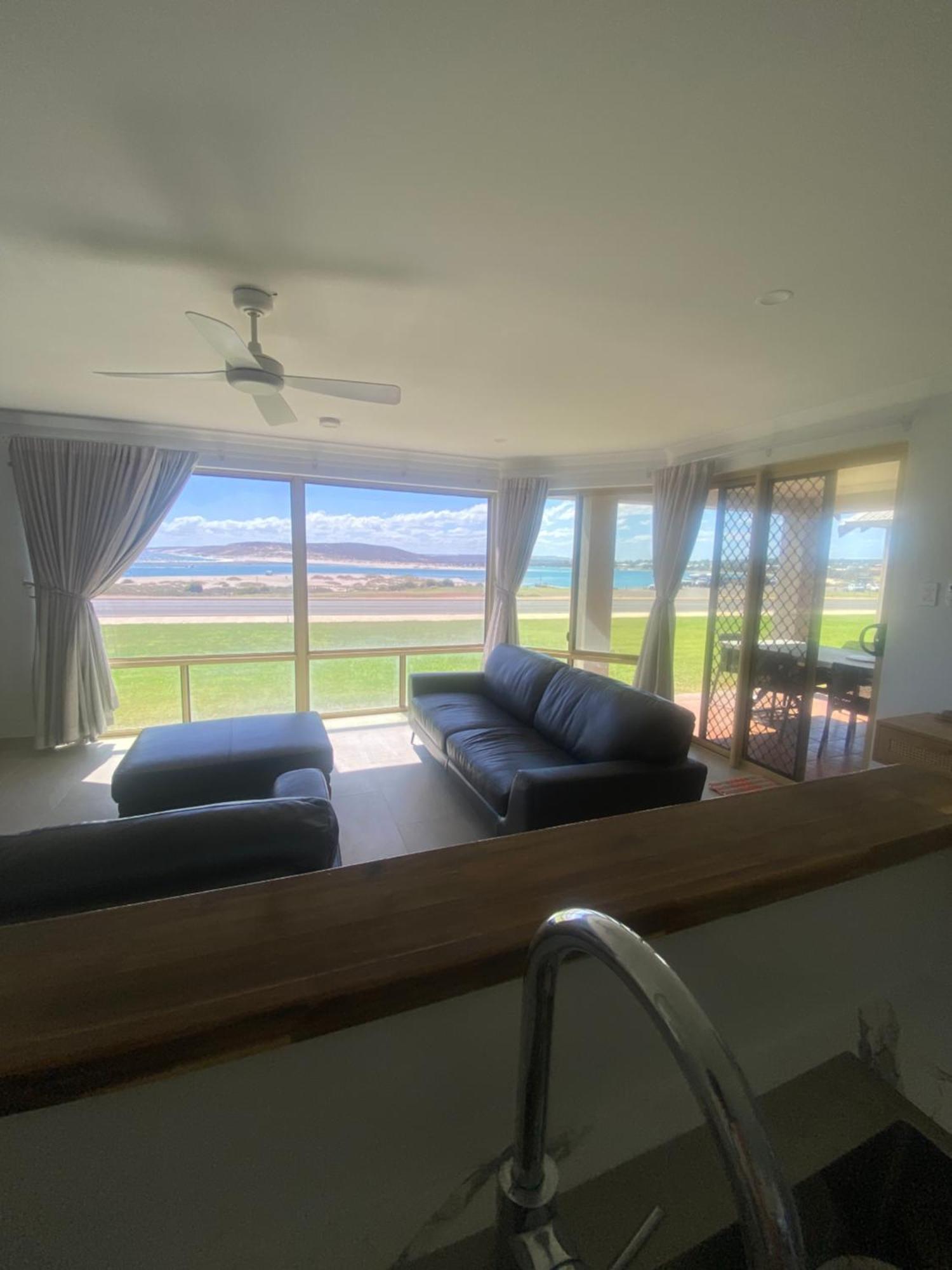 Pelican Shore Oceanfront Villa 6 Kalbarri Bagian luar foto