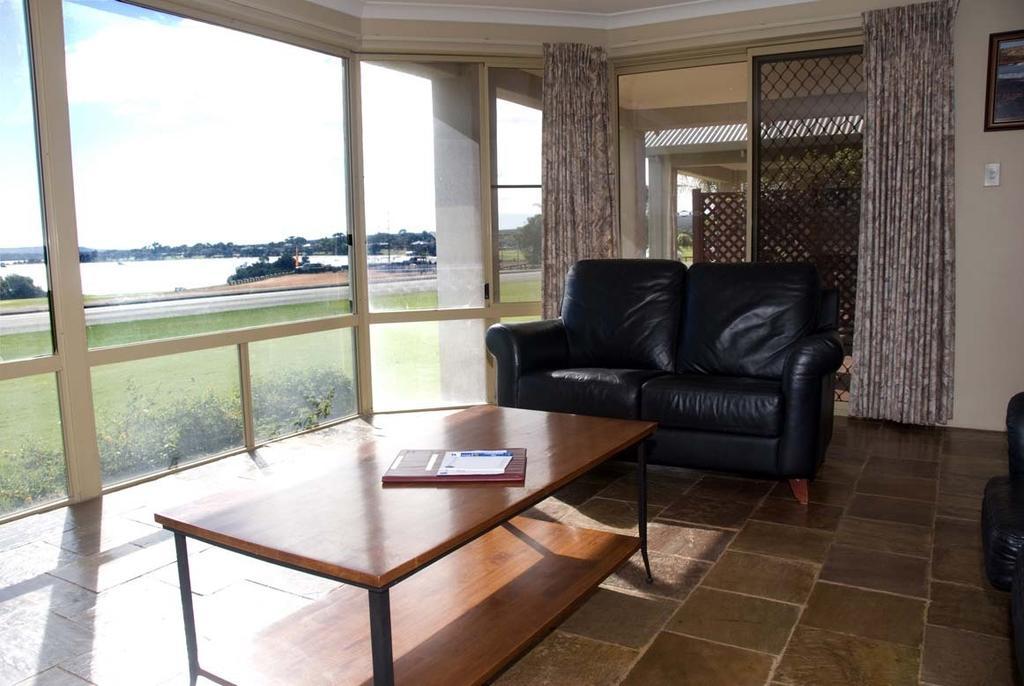 Pelican Shore Oceanfront Villa 6 Kalbarri Ruang foto